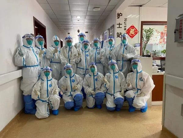 【抗疫济事】逆行而上 奋勇担当：同济急诊人的“疫”无反顾7.jpg